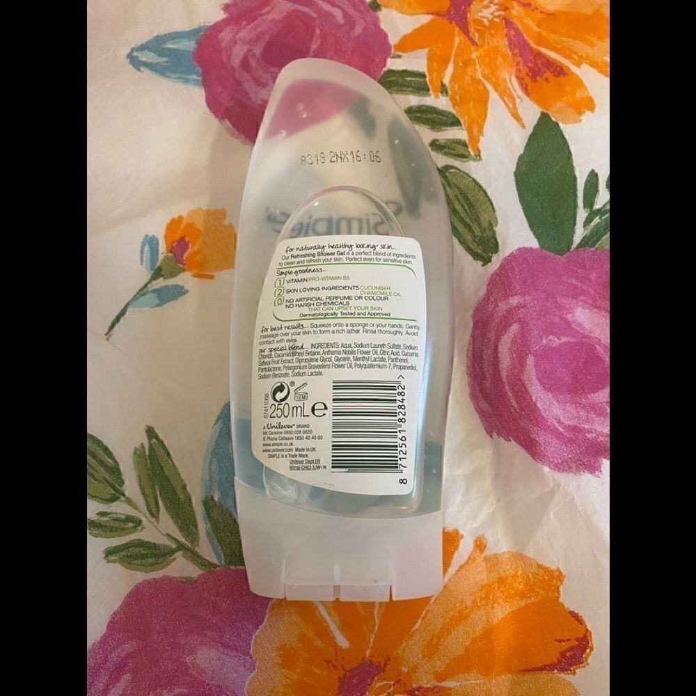 đ„SimpleâKindâTo SkinâRefreshingâShowerâGelâ250ml - Picture 4 of 6